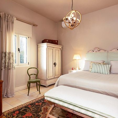 Villa Mantilari Wine Estate 7 Apartments 2 Private Pools 1 Heated Tennis Court Fitness Center أرتشانيس المظهر الخارجي الصورة
