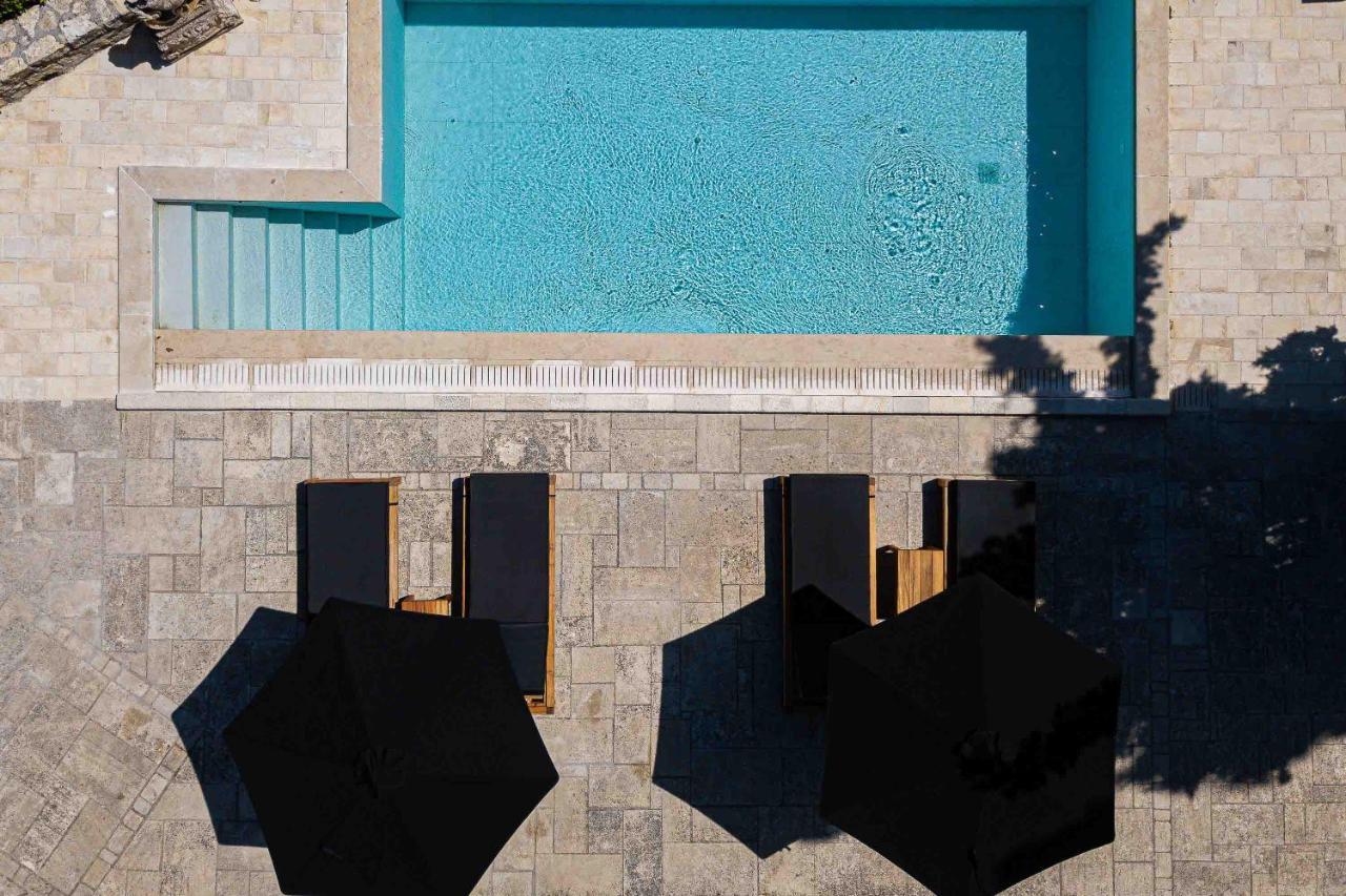 Villa Mantilari Wine Estate 7 Apartments 2 Private Pools 1 Heated Tennis Court Fitness Center أرتشانيس المظهر الخارجي الصورة